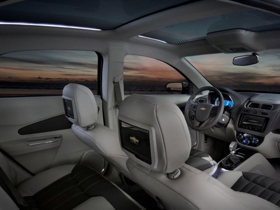  Chevrolet Cobalt Concept 2011 года  (фото 2 из 18)